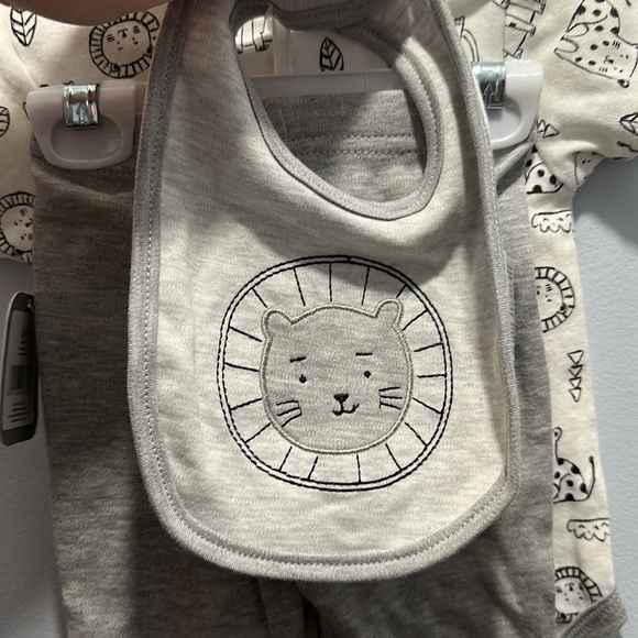 NWT Rene Rofe Baby Set - 6-9 mos Wild Cat Pattern - Picture 3 of 7